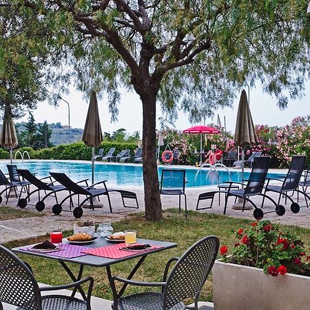 Castellaro Golf Resort Ngoại thất bức ảnh