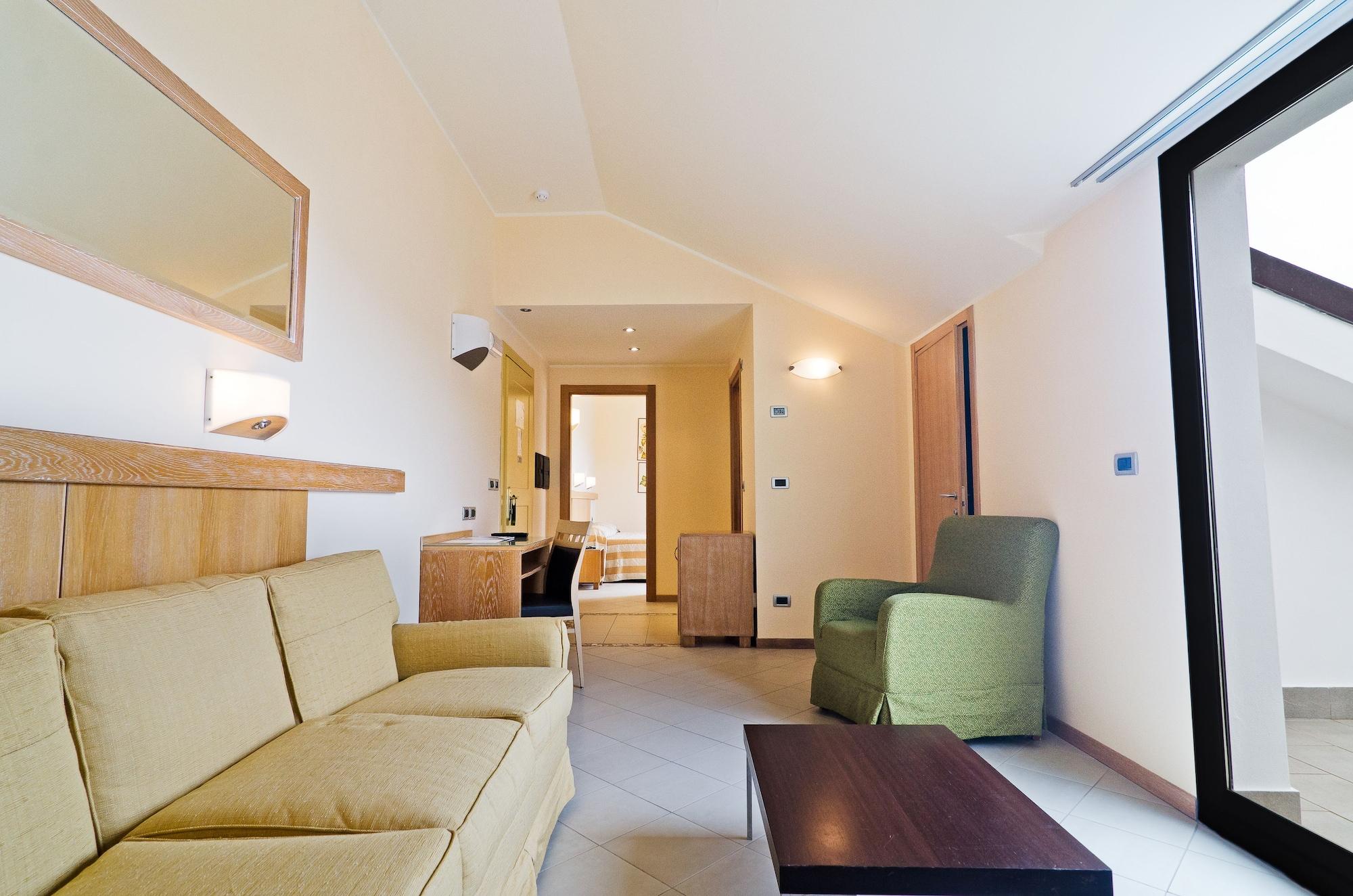 Castellaro Golf Resort Ngoại thất bức ảnh