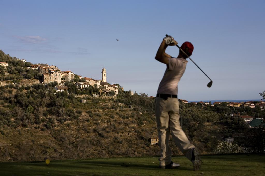 Castellaro Golf Resort Ngoại thất bức ảnh