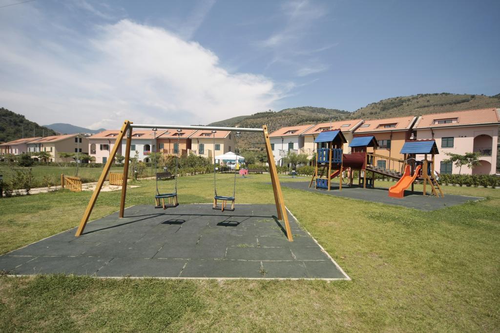 Castellaro Golf Resort Ngoại thất bức ảnh
