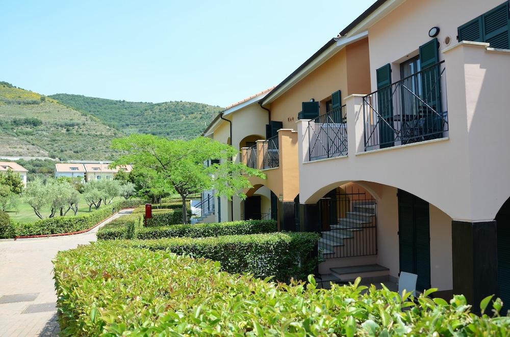 Castellaro Golf Resort Ngoại thất bức ảnh