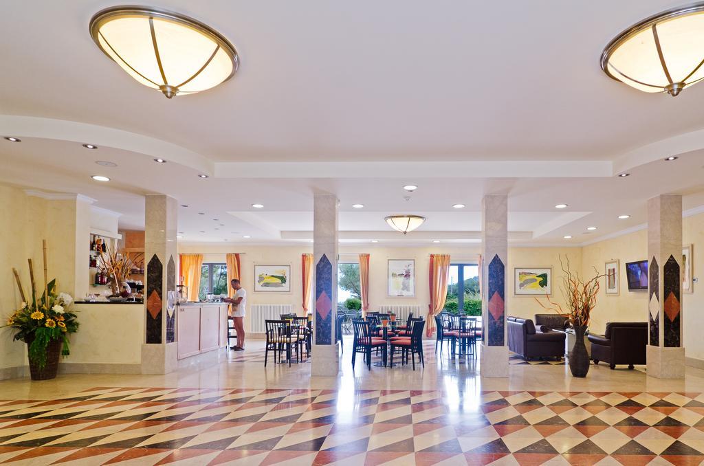 Castellaro Golf Resort Ngoại thất bức ảnh