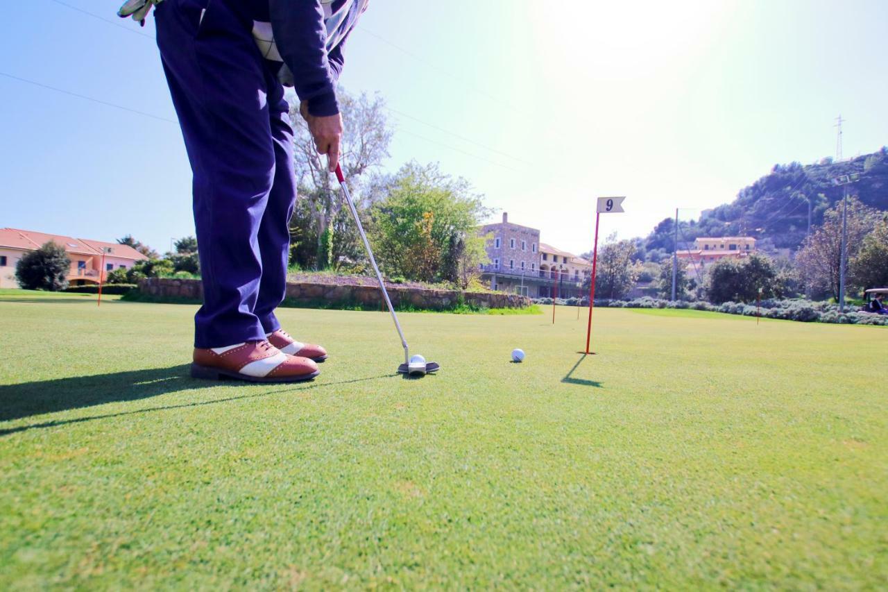 Castellaro Golf Resort Ngoại thất bức ảnh